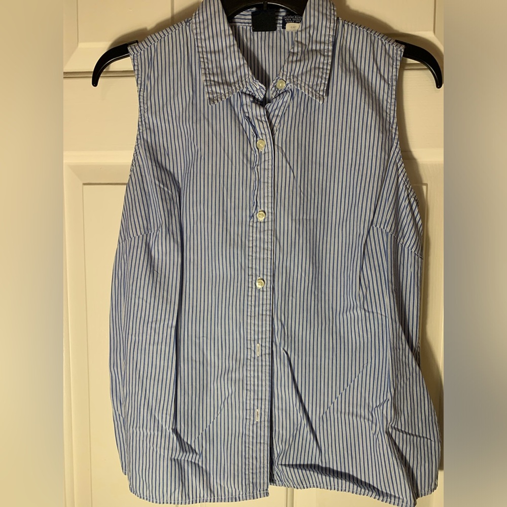 Gap blue and white striped collared button up tank size Medium